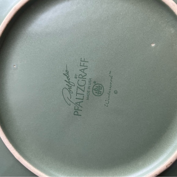 Pfaltzgraff Winterwood Dinner Plate 11”, Greenery and Berries. - Picture 4 of 4